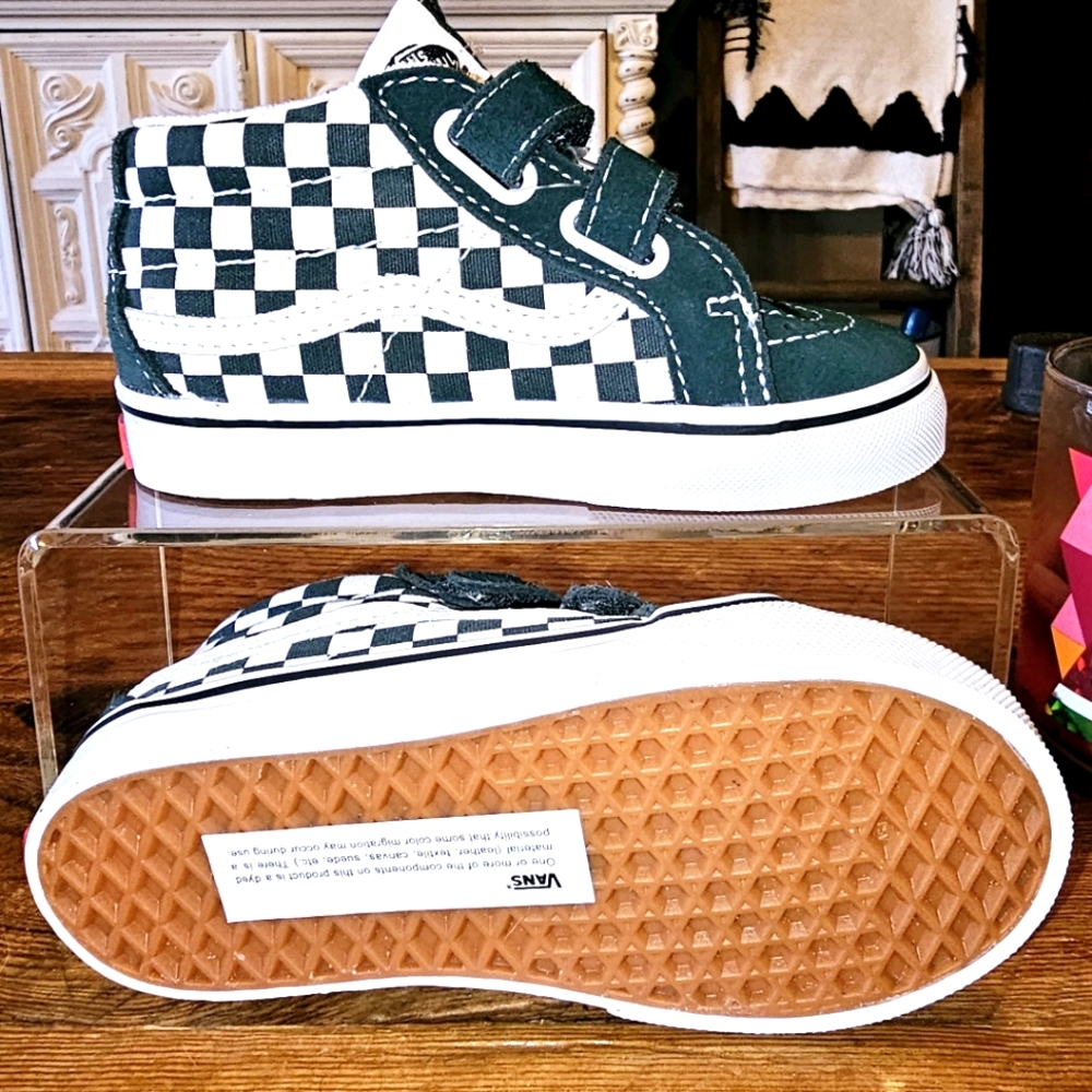 NWOT Kids Sk8-Mid Reissue V Checkerboard Shoe, Size 8 (Toddler)